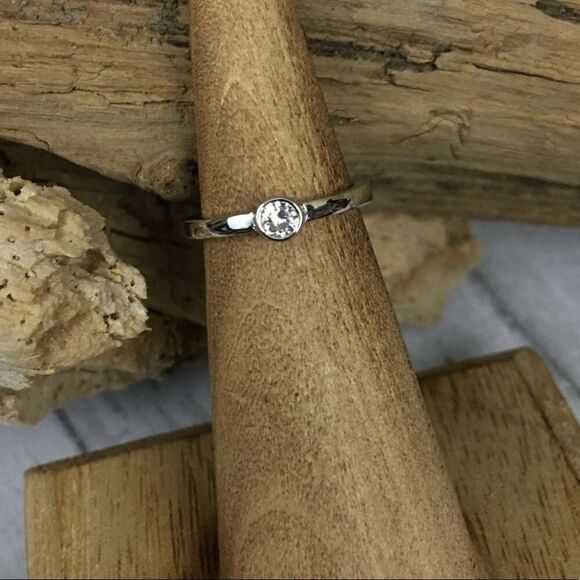 Sterling Silver Solitaire CZ Toe Ring - Picture 3 of 6